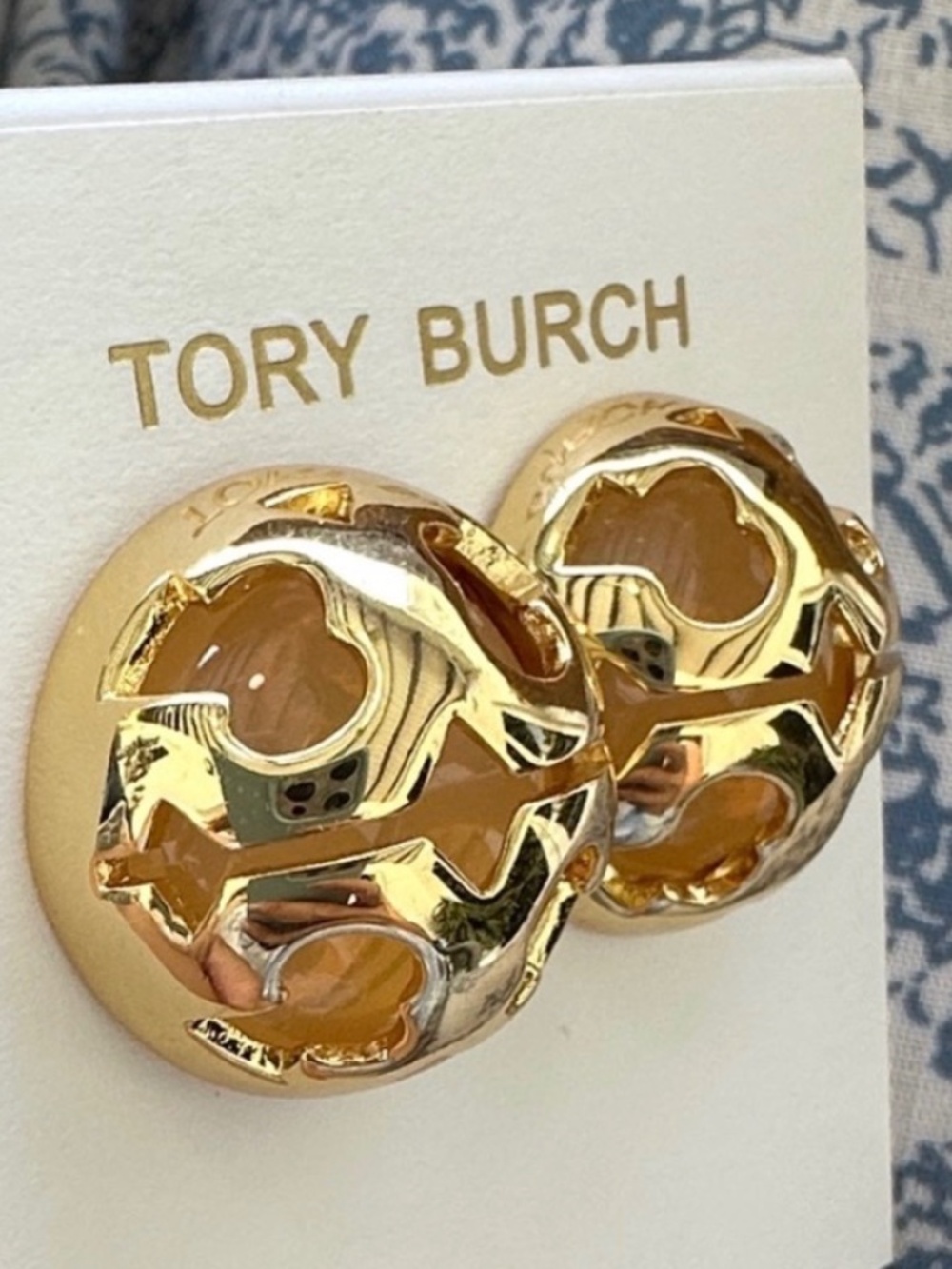 Tory Burch Earrings DOMED CUTOUT GOLD TONE DOME UNIQUE PIERCED / POST NWT - Picture 2 of 9